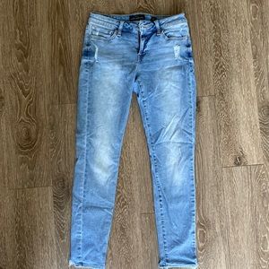 Light Wash Lucky Brand Skinny Jean - Size 6 | 28
